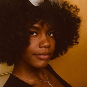 Meet your Posher, Deiya